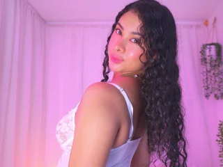 Luciatoloza webcam livesex profile in spanish cams
